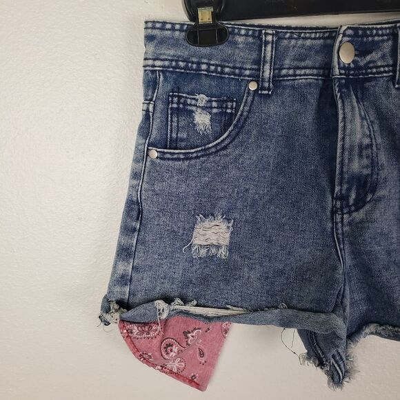 Women's Kreamy Denim Red Kerchief Bandana Pockets Distressed Cuff Off Shorts LRG - Picture 9 of 10